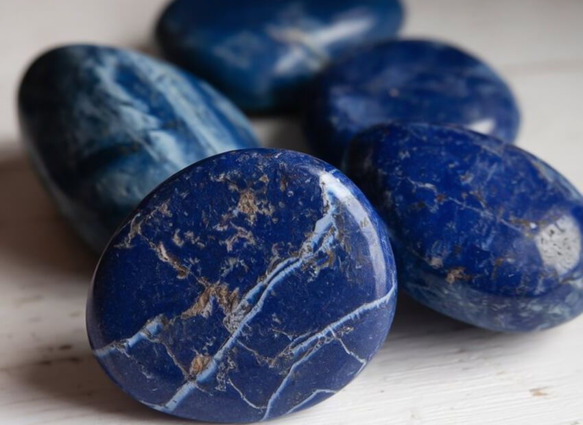 ultimate-guide-of-lapis-lazuli-gemstone