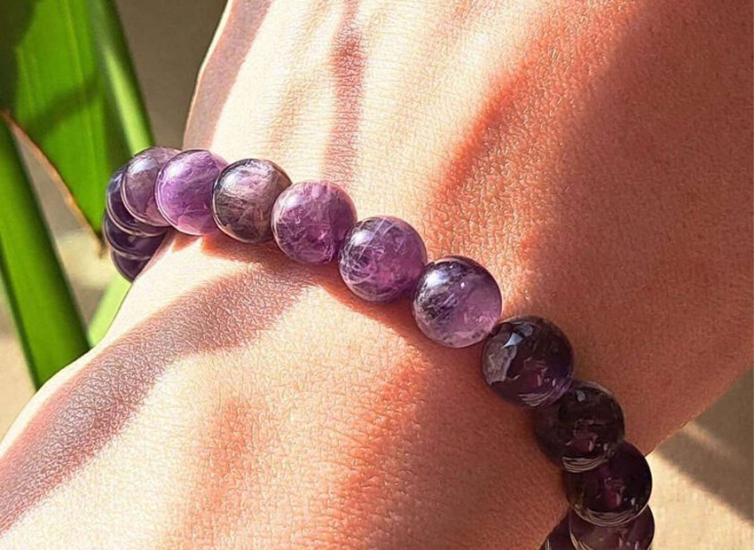 amethyst-gemstone-benefits-and-uses-explained